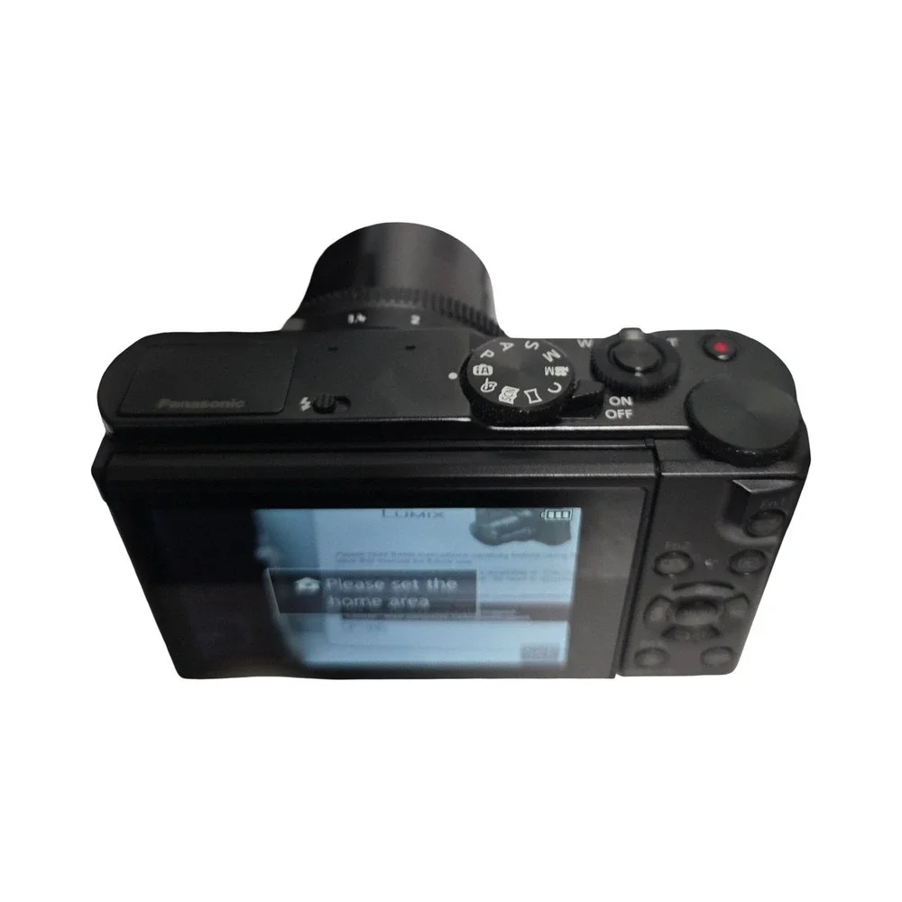 Panasonic LUMIX LX10 20.1MP Digital Camera MINT in BOX